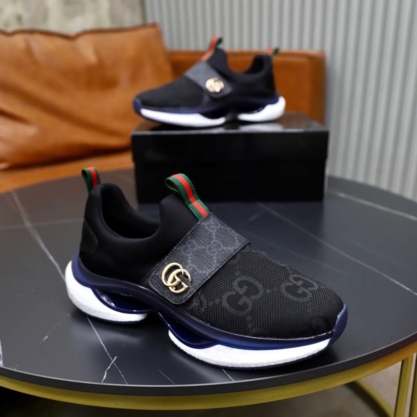 Ex-factory price: 442💰🙅‍♂️🙅‍♂️🙅‍♂️ Brand: GUCCI Standard code: 38-44 (45 customized) Grade: Same as the official website Material: Original leather splicing, comfortable and breathable lining, original wear-resistant outsole Style category: Men's fashionable casual shoes, running shoes, noble luxury brand elements, top luxury Color: actual picture color